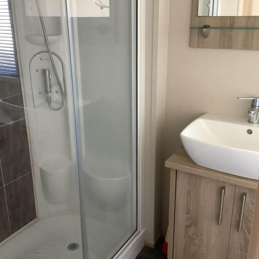 Beautiful 2 Bedroom Helmsley Lodge Northampton Esterno foto
