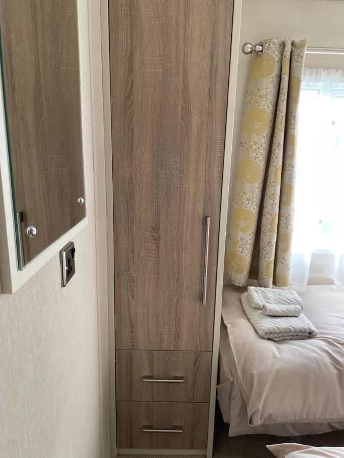 Beautiful 2 Bedroom Helmsley Lodge Northampton Esterno foto
