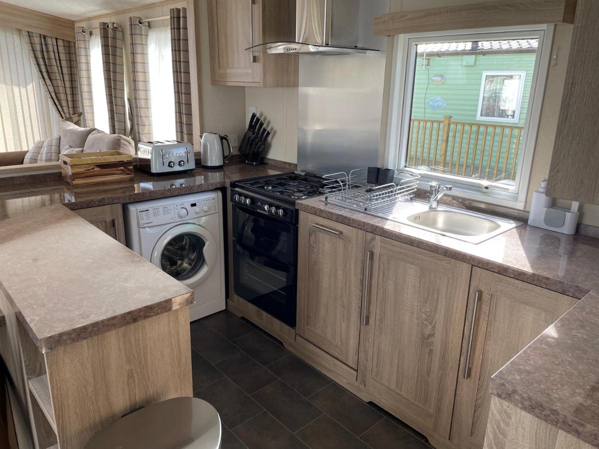 Beautiful 2 Bedroom Helmsley Lodge Northampton Esterno foto