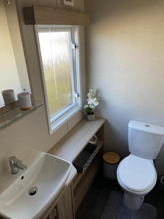 Beautiful 2 Bedroom Helmsley Lodge Northampton Esterno foto